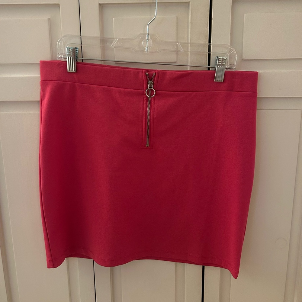 Divided by H&M Pink Short Skirt, Size Large, Cute Embellished Zipper